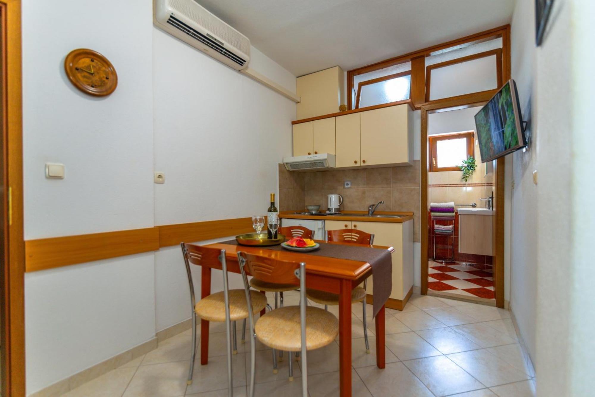 City Center Ana Apartments Makarska Exterior photo
