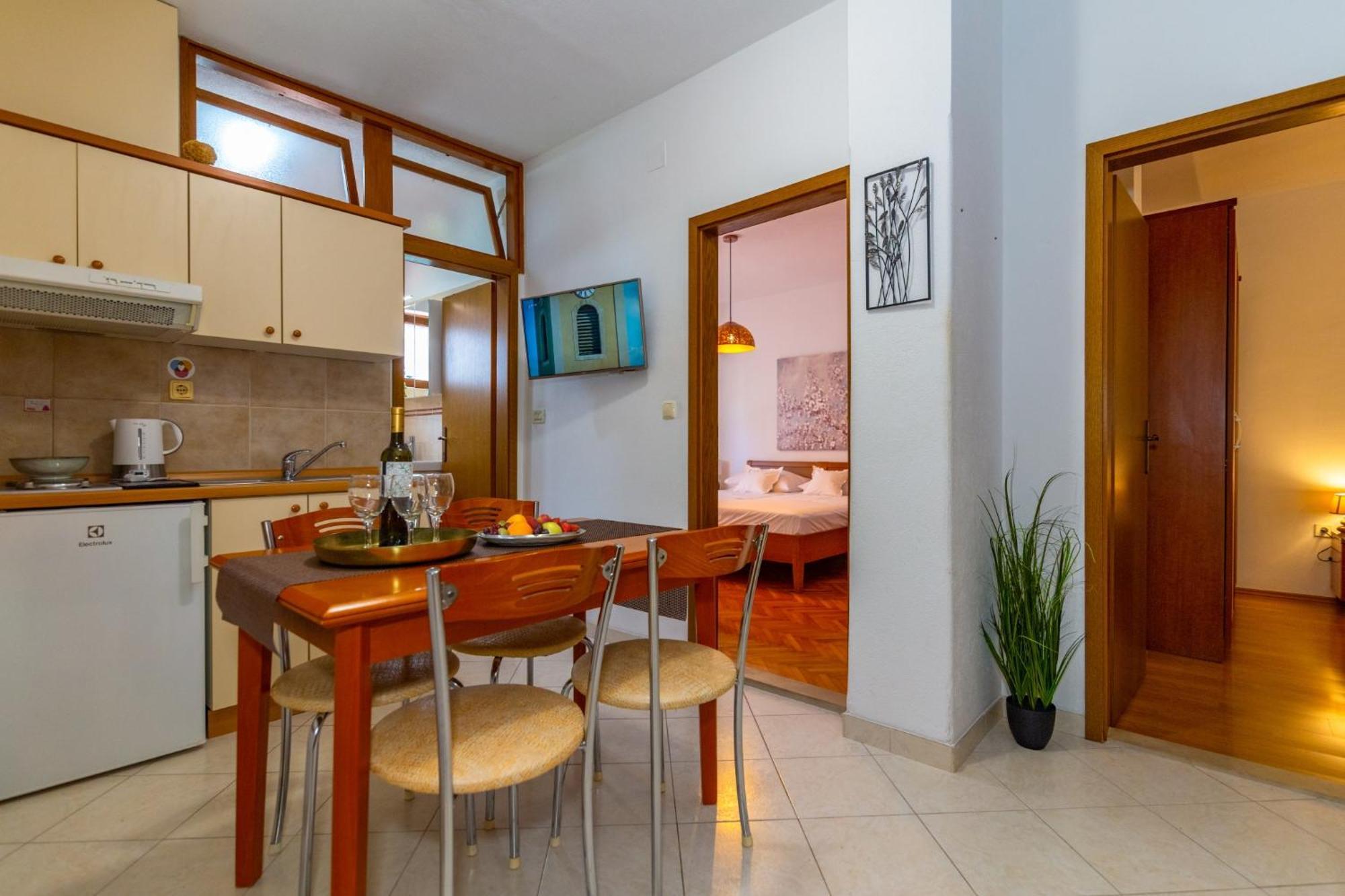 City Center Ana Apartments Makarska Exterior photo